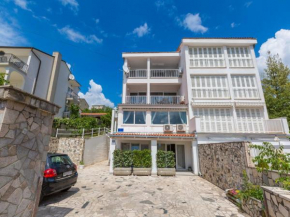 Apartments AZZARO, Dramalj